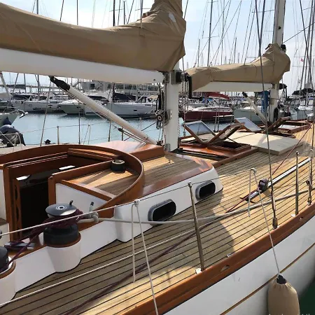 Barca A Vela A Due Alberi Di 15 M Con 7 Posti Letto A Portosole Con Parcheggio Úszó hotel