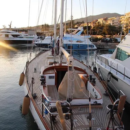 Barca A Vela A Due Alberi Di 15 M Con 7 Posti Letto A Portosole Con Parcheggio * San Remo