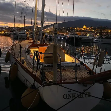 Barca A Vela A Due Alberi Di 15 M Con 7 Posti Letto A Portosole Con Parcheggio San Remo