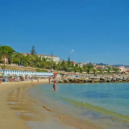 Úszó hotel Barca A Vela A Due Alberi Di 15 M Con 7 Posti Letto A Portosole Con Parcheggio