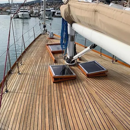 Barca A Vela A Due Alberi Di 15 M Con 7 Posti Letto A Portosole Con Parcheggio Úszó hotel