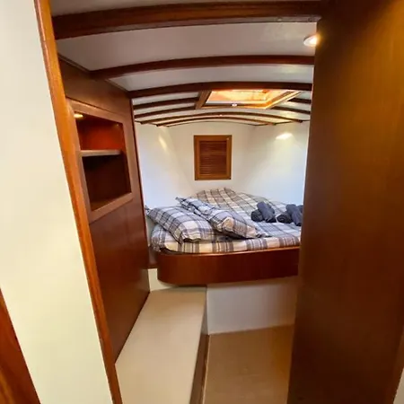 Barca A Vela A Due Alberi Di 15 M Con 7 Posti Letto A Portosole Con Parcheggio Úszó hotel