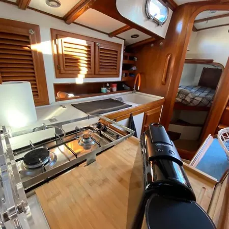 Barca A Vela A Due Alberi Di 15 M Con 7 Posti Letto A Portosole Con Parcheggio Úszó hotel