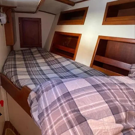 Úszó hotel Barca A Vela A Due Alberi Di 15 M Con 7 Posti Letto A Portosole Con Parcheggio