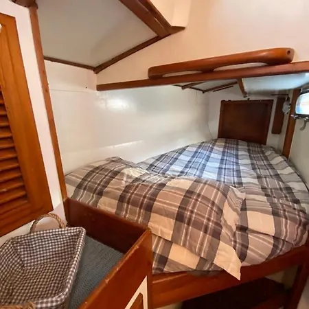 Barca A Vela A Due Alberi Di 15 M Con 7 Posti Letto A Portosole Con Parcheggio * San Remo