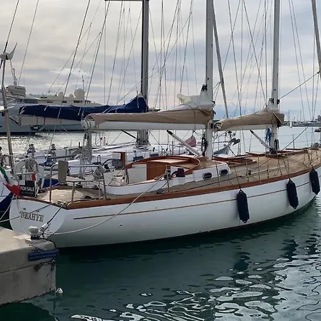 Barca A Vela A Due Alberi Di 15 M Con 7 Posti Letto A Portosole Con Parcheggio